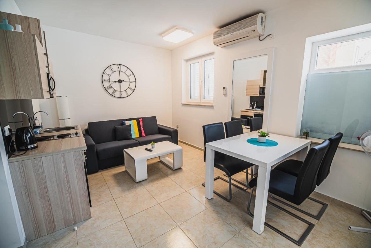 Downtown Park Apartments With Balcony Vodice Zewnętrze zdjęcie