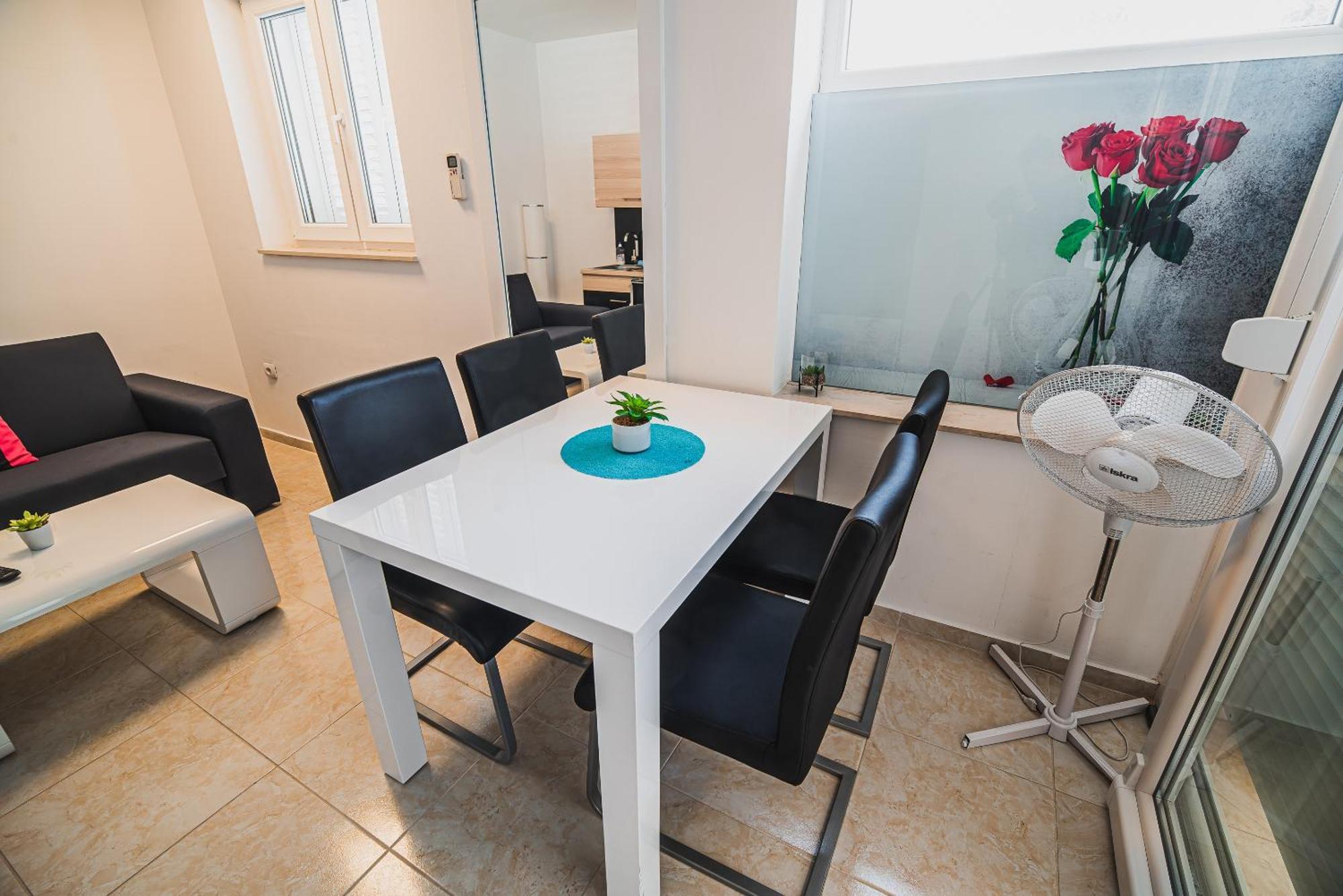 Downtown Park Apartments With Balcony Vodice Pokój zdjęcie